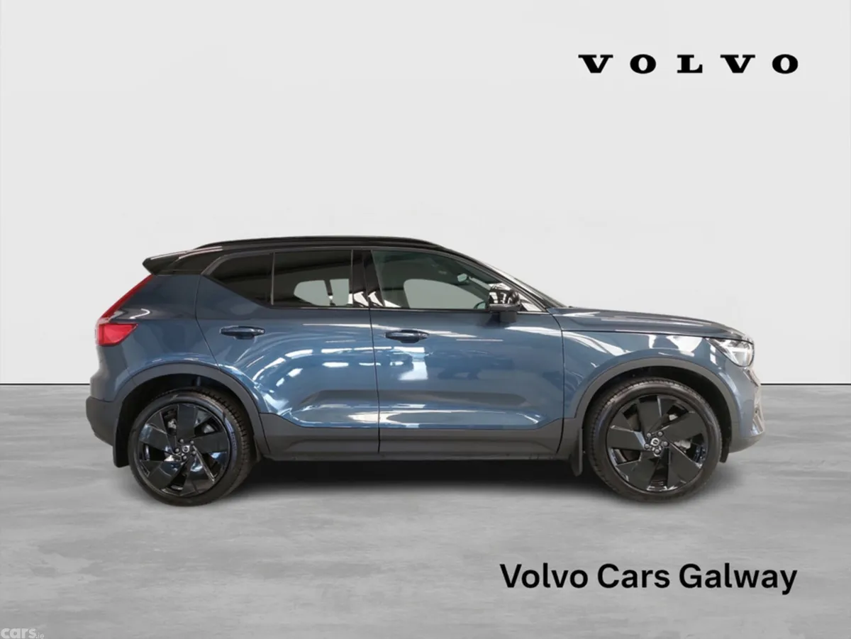 Volvo EX40 SUV, Electric, 2026, Blue
