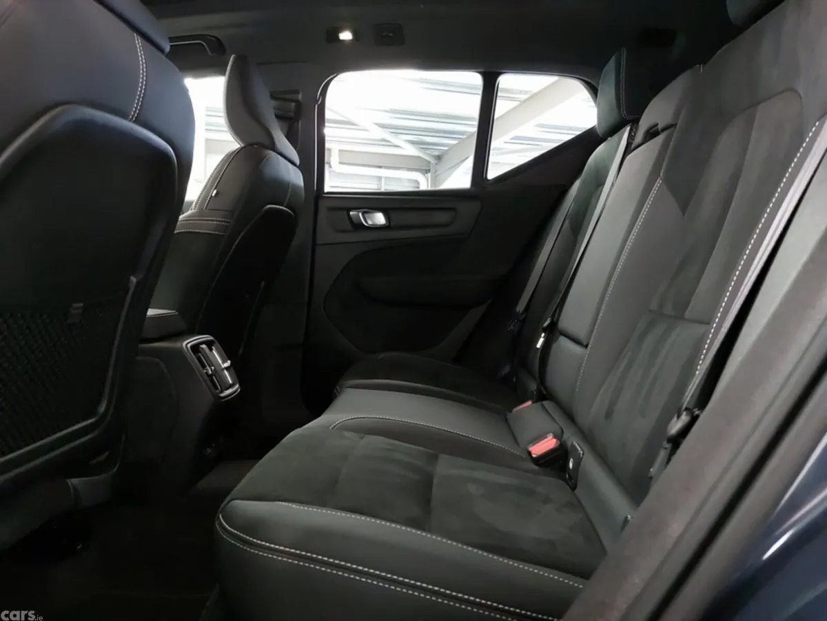 Volvo EX40 SUV, Electric, 2026, Blue