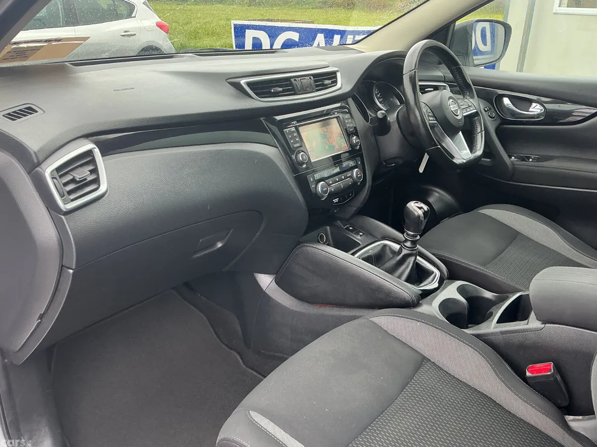 Nissan Qashqai MPV, Diesel, 2019, Grey