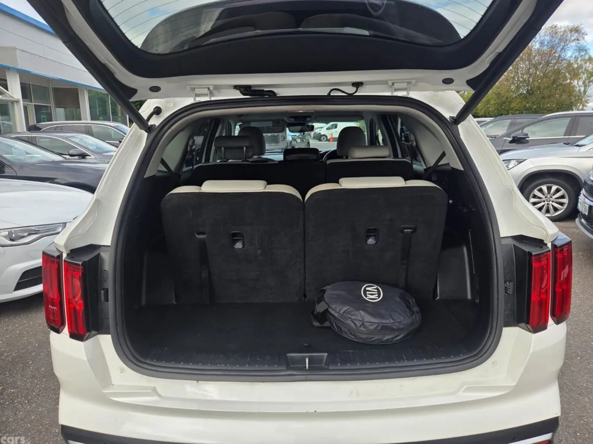 Kia Sorento MPV, Petrol Plug-in Hybrid, 2022, White