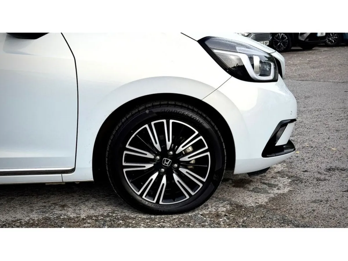Honda Fit Hatchback, Petrol Hybrid, 2020, White