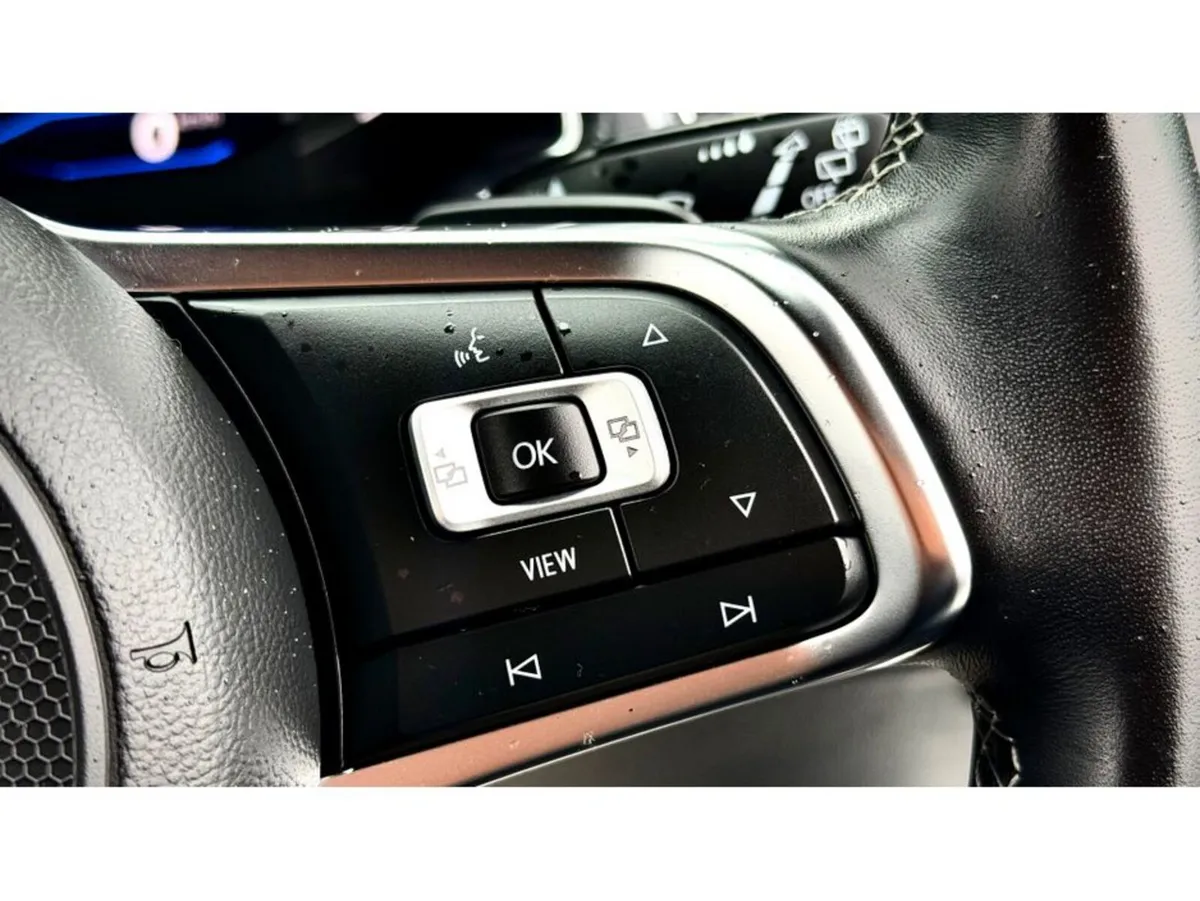 Volkswagen T-Roc SUV, Diesel, 2021, White