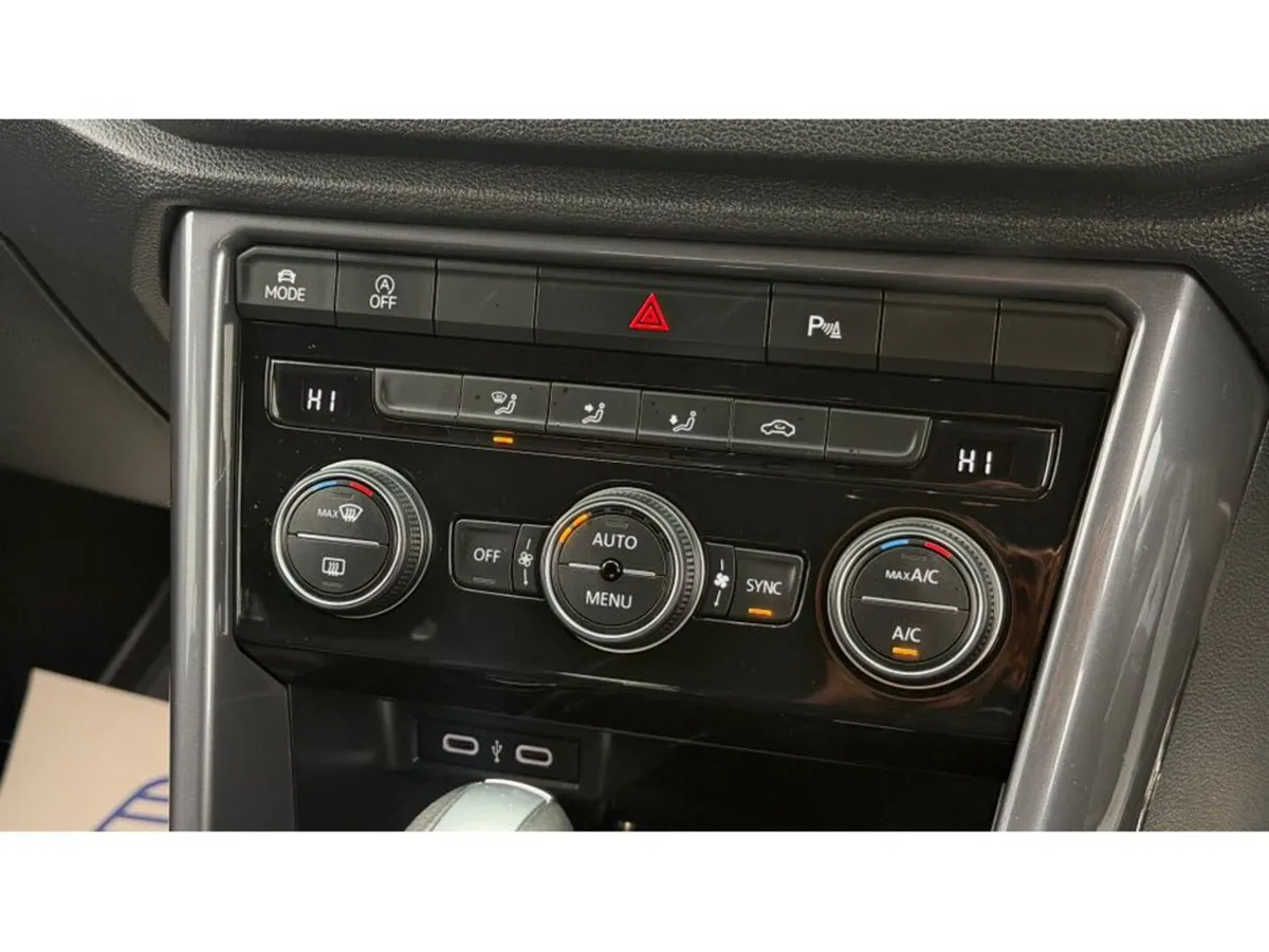 Volkswagen T-Roc SUV, Diesel, 2021, White