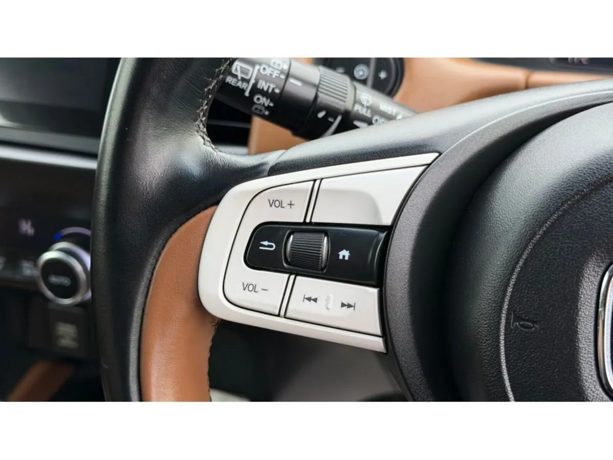 Honda Fit Hatchback, Petrol Hybrid, 2020, White