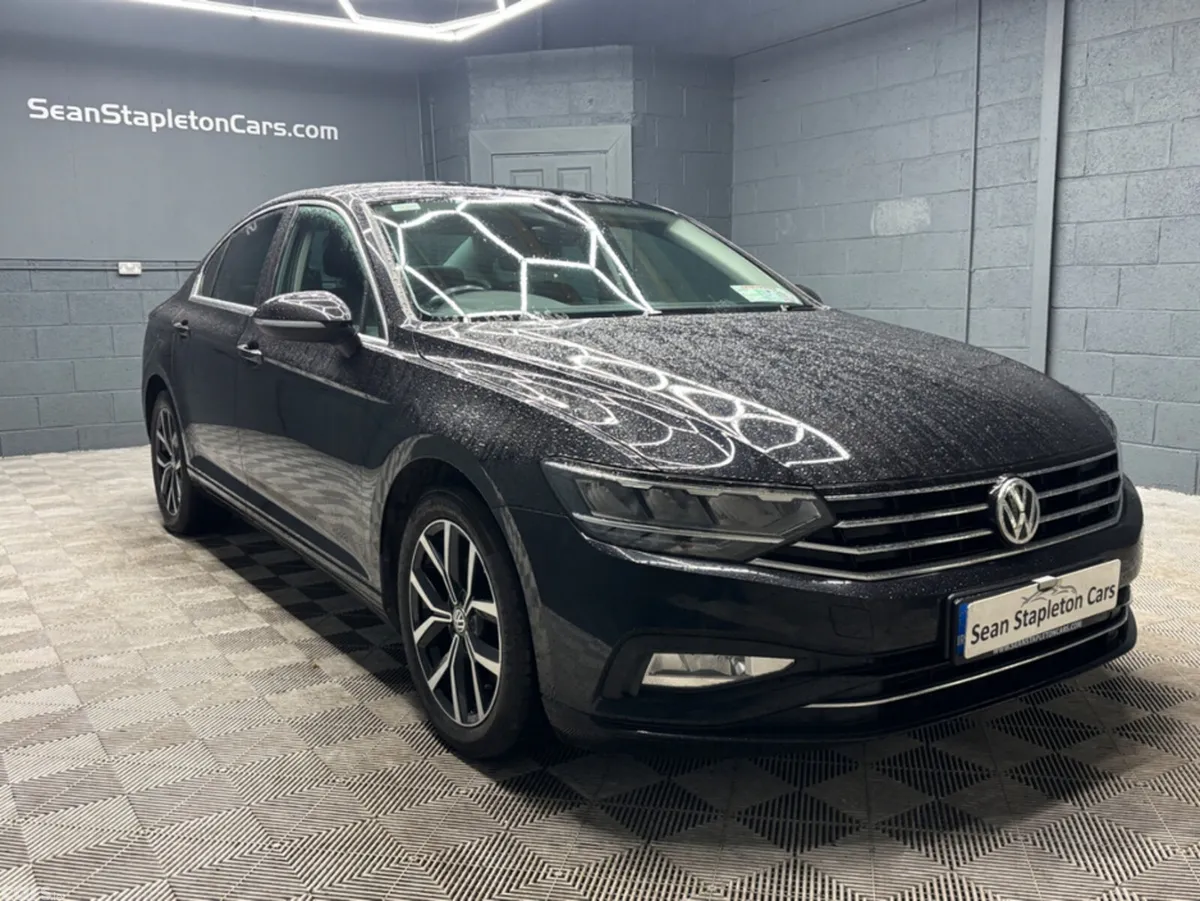 Volkswagen Passat Saloon, Diesel, 2019, Black