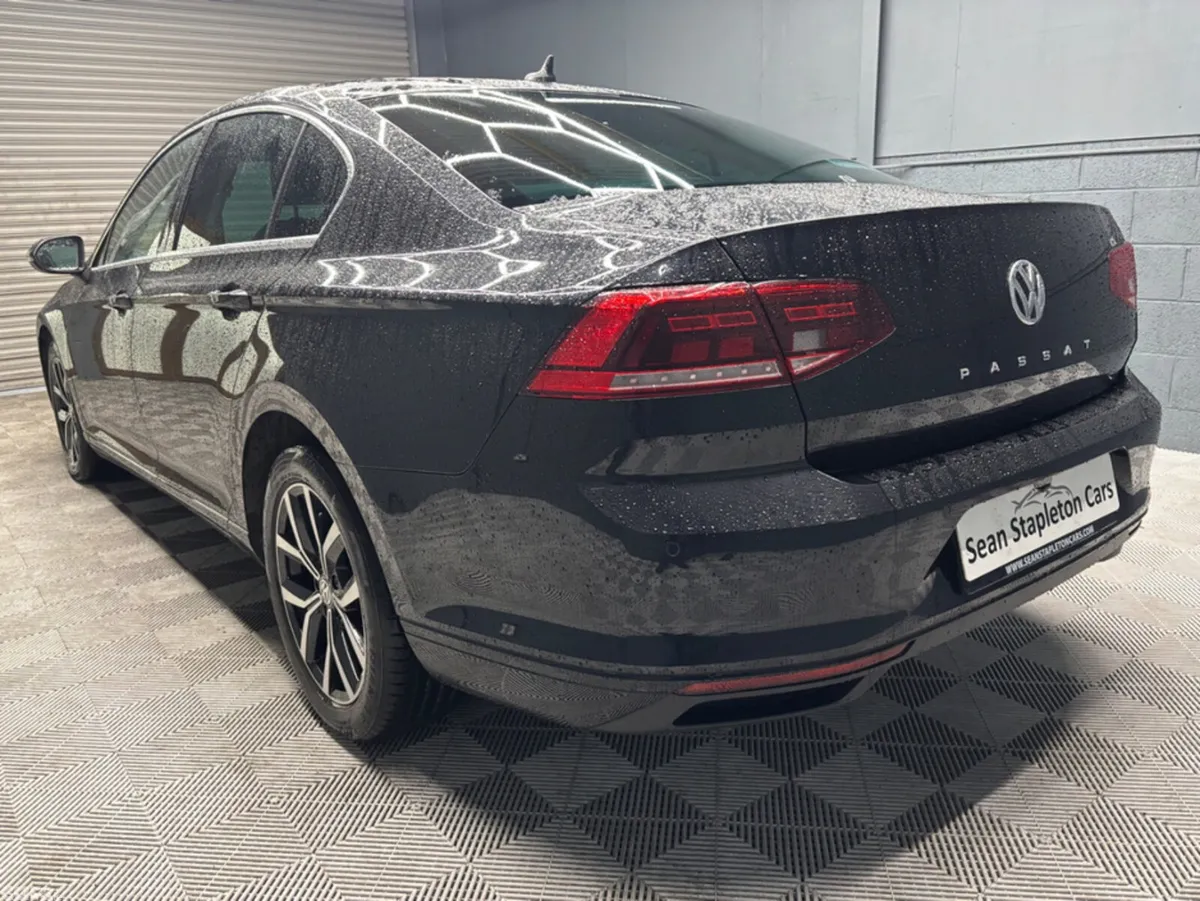 Volkswagen Passat Saloon, Diesel, 2019, Black