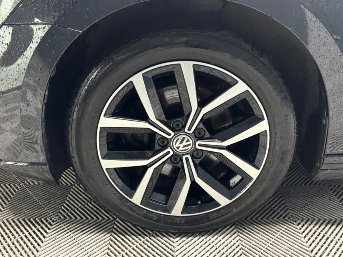 Volkswagen Passat Saloon, Diesel, 2019, Black