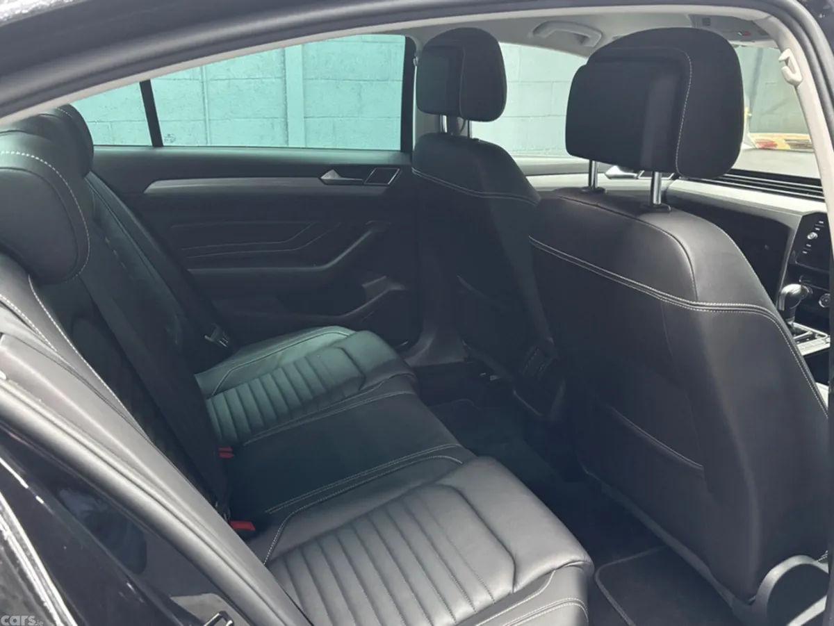 Volkswagen Passat Saloon, Diesel, 2019, Black