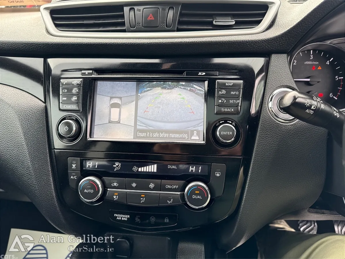 Nissan Qashqai MPV, Diesel, 2017, Grey