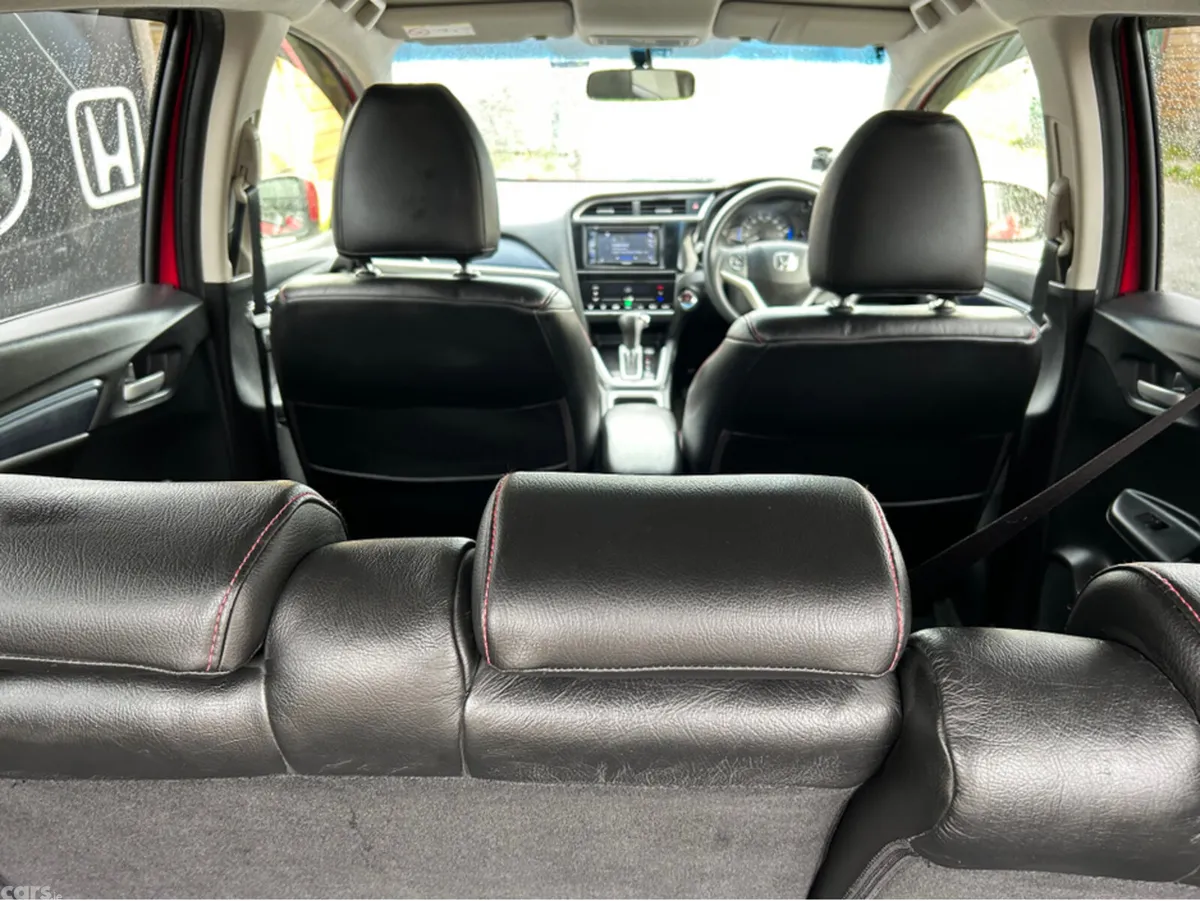 Honda Shuttle Estate, Petrol, 2016, Red