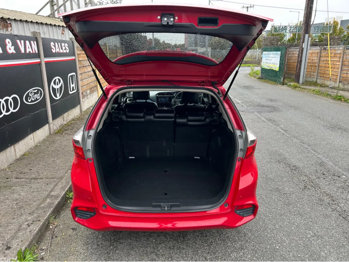 Honda Shuttle Estate, Petrol, 2016, Red