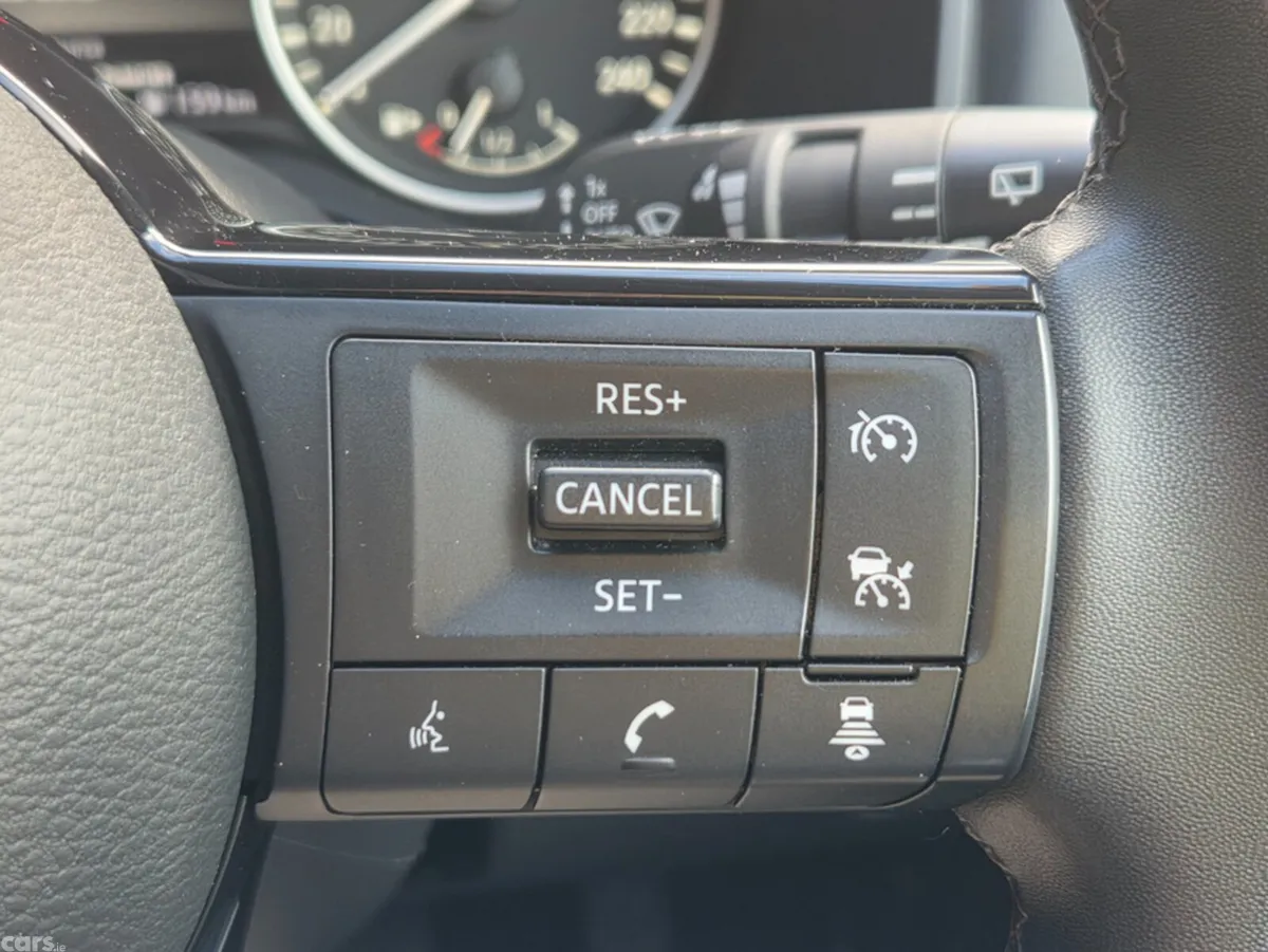 Nissan Qashqai MPV, Petrol, 2024, Grey