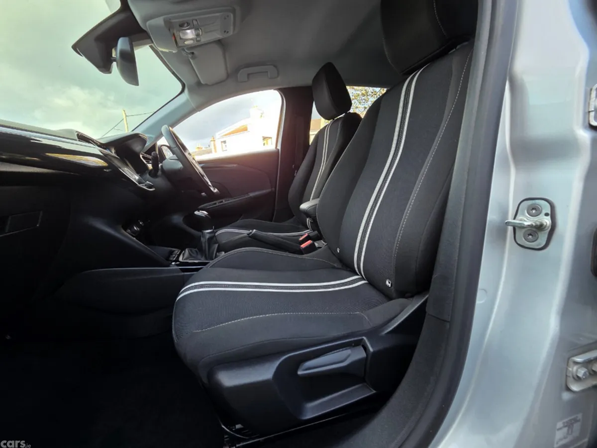 Opel Corsa Hatchback, Petrol, 2023, Grey