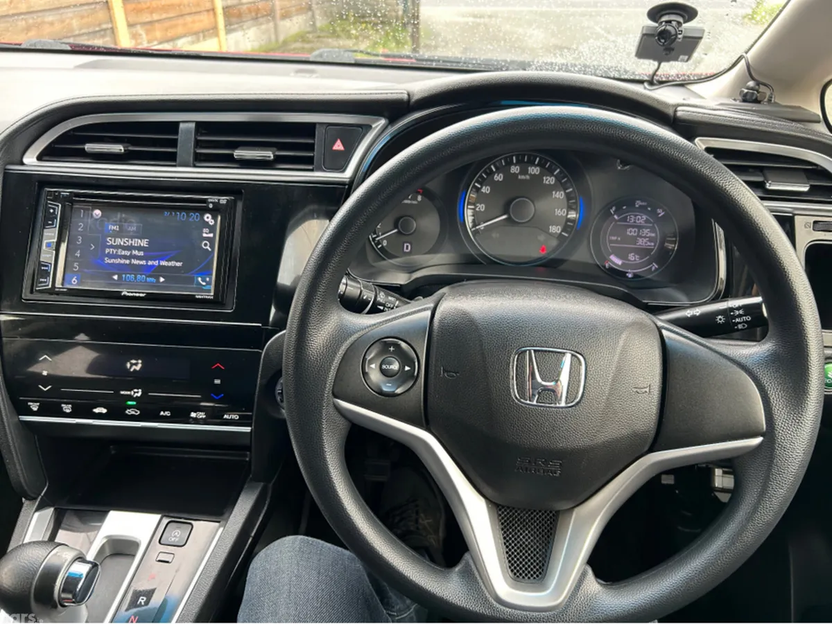 Honda Shuttle Estate, Petrol, 2016, Red