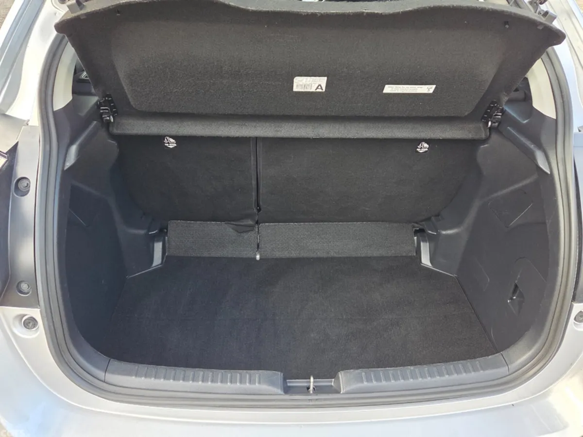 Toyota Yaris Hatchback, Petrol Hybrid, 2023, Grey