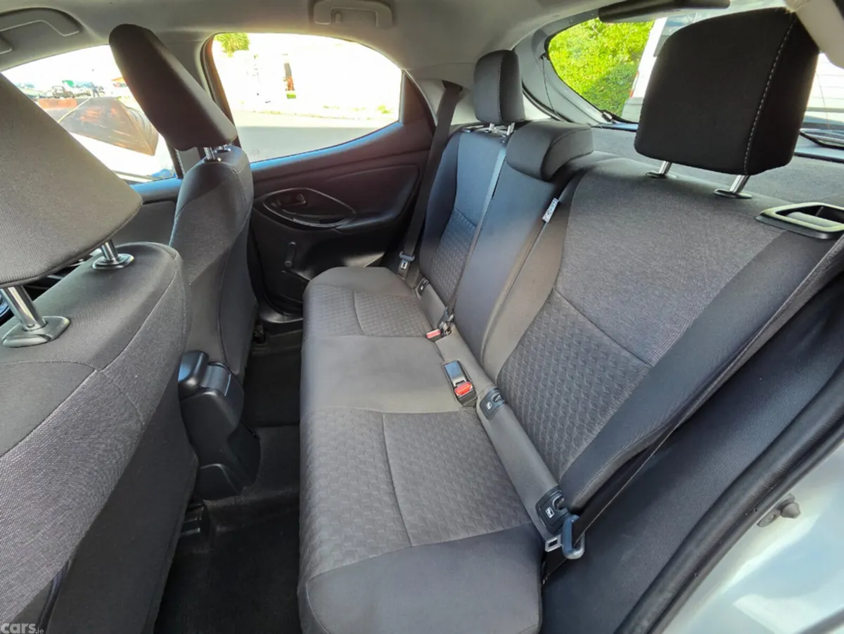Toyota Yaris Hatchback, Petrol Hybrid, 2023, Grey
