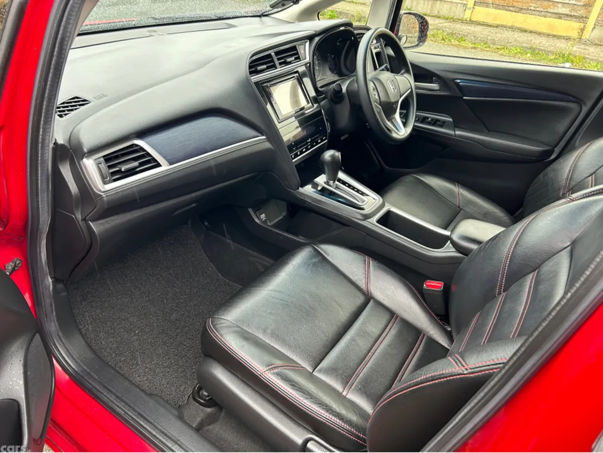 Honda Shuttle Estate, Petrol, 2016, Red