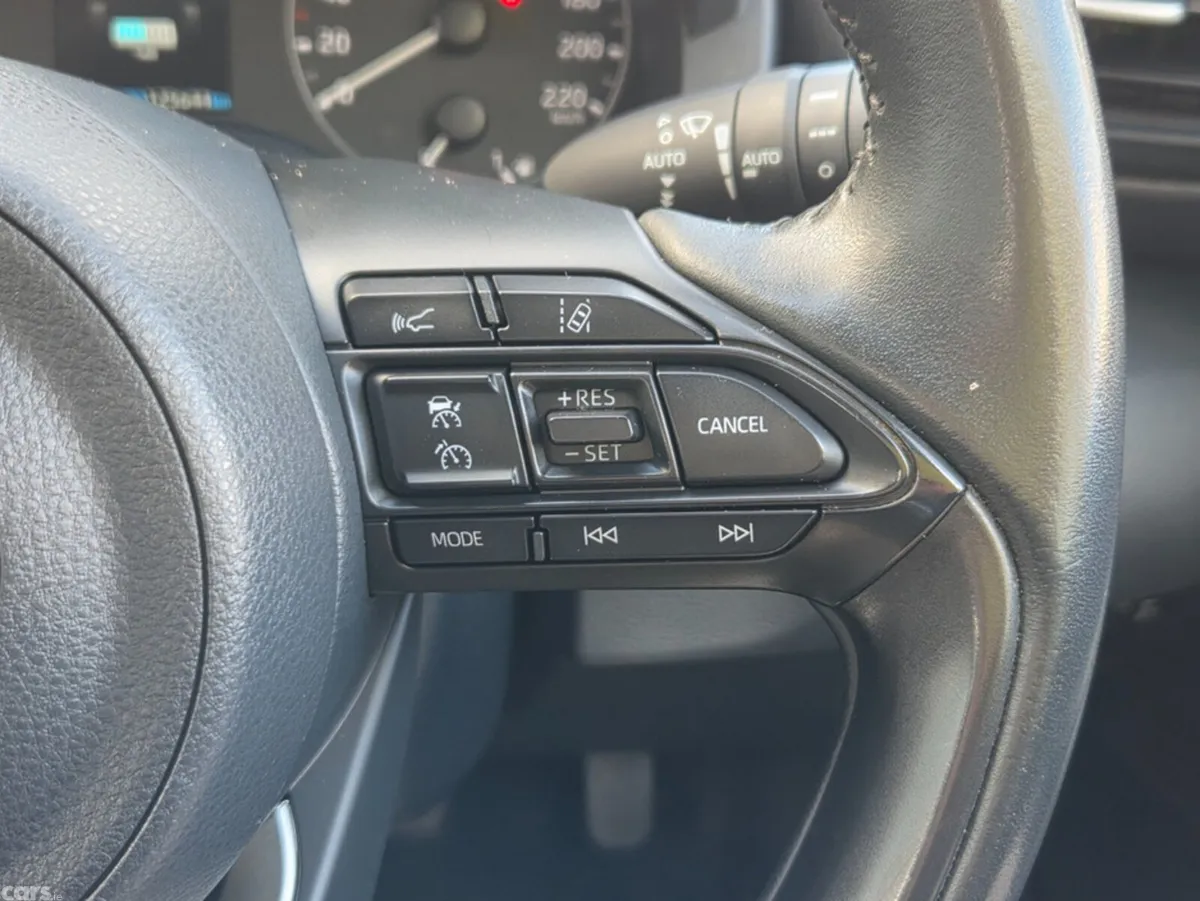 Toyota Yaris Hatchback, Petrol Hybrid, 2023, Grey