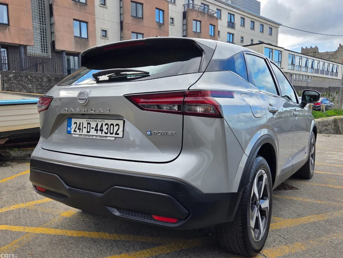 Nissan Qashqai MPV, Petrol, 2024, Grey