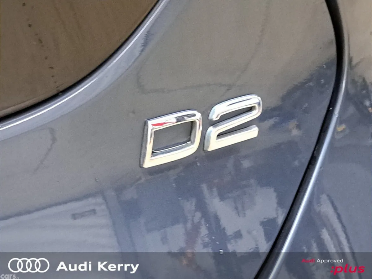 Volvo V40 Hatchback, Diesel, 2017, Blue