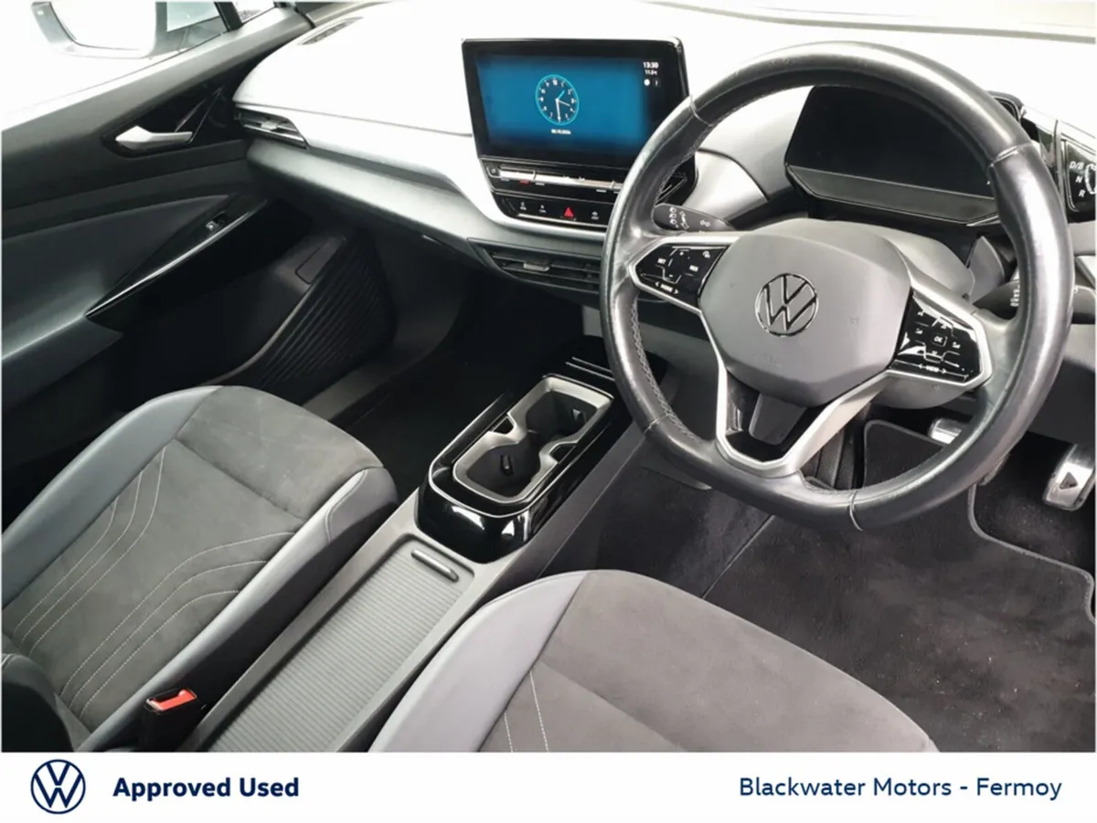 Volkswagen ID.4 Hatchback, Electric, 2023, Grey