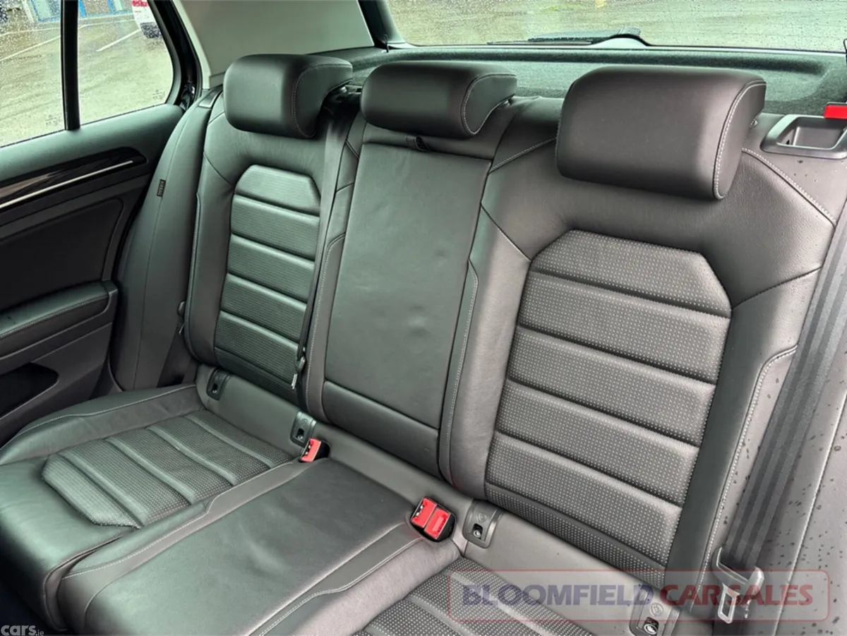 Volkswagen Golf Hatchback, Petrol, 2019, Black