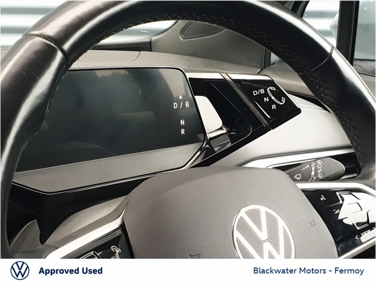 Volkswagen ID.4 Hatchback, Electric, 2023, Grey