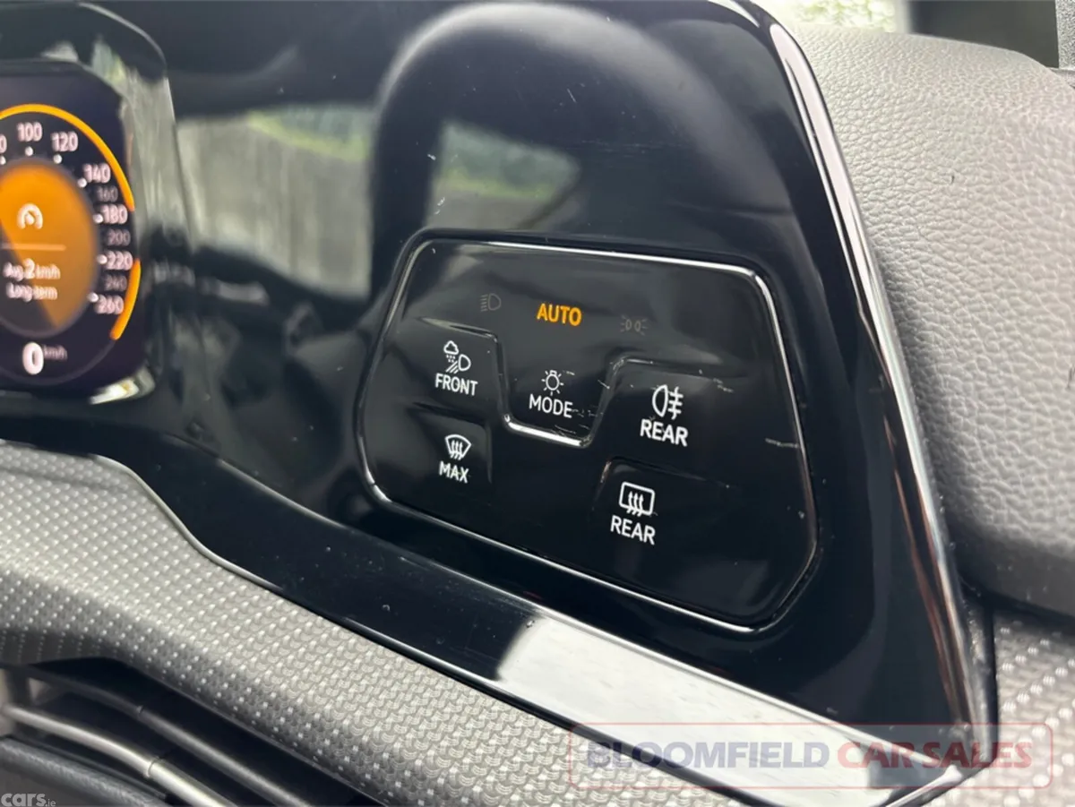 Volkswagen Golf Hatchback, Petrol Hybrid, 2021, Yellow