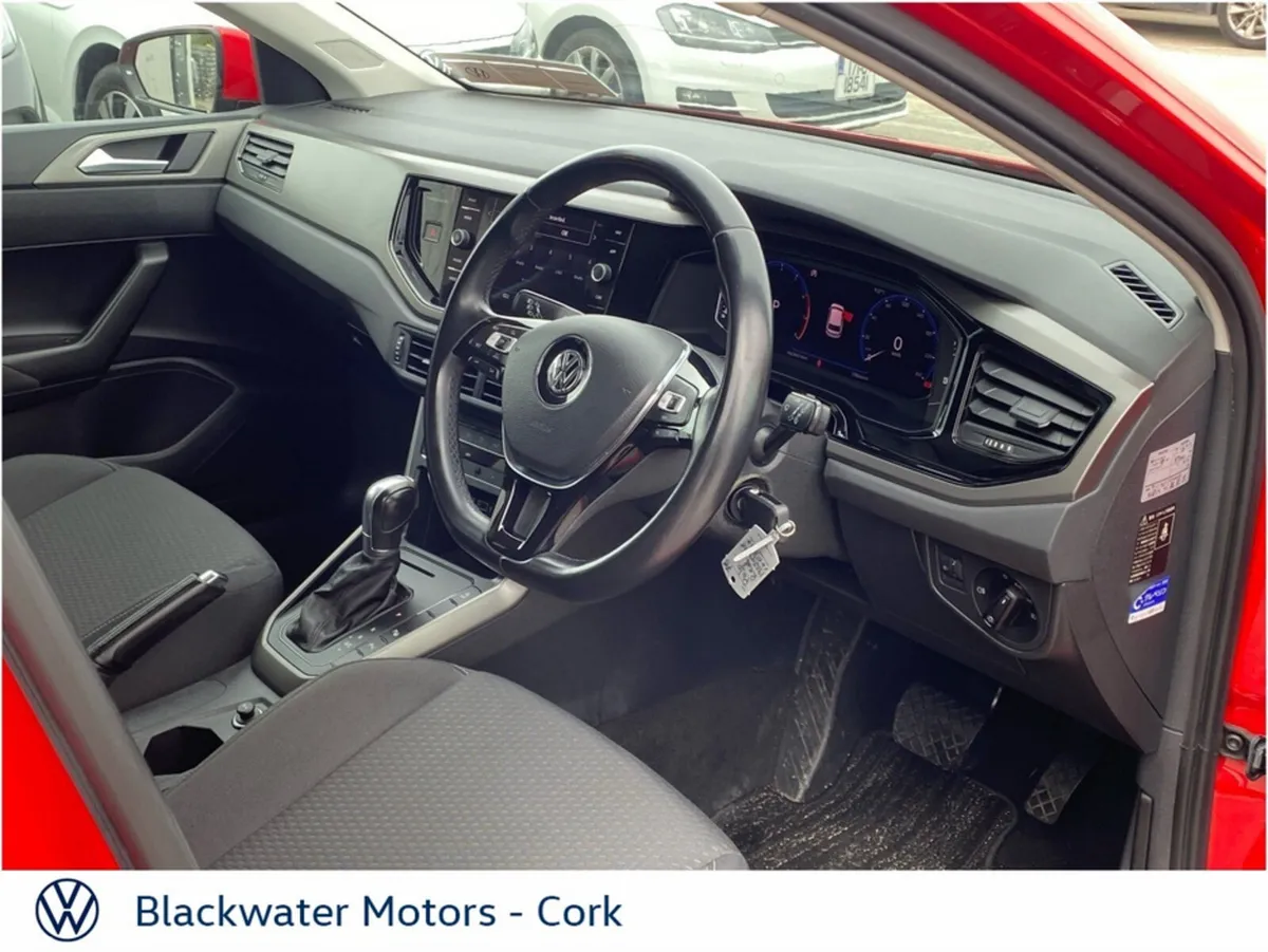 Volkswagen Polo Hatchback, Petrol, 2017, 