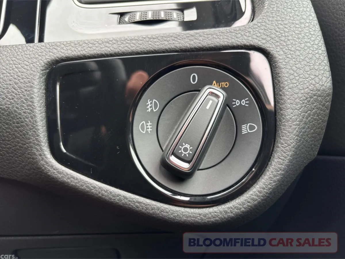 Volkswagen Golf Hatchback, Petrol, 2019, Black