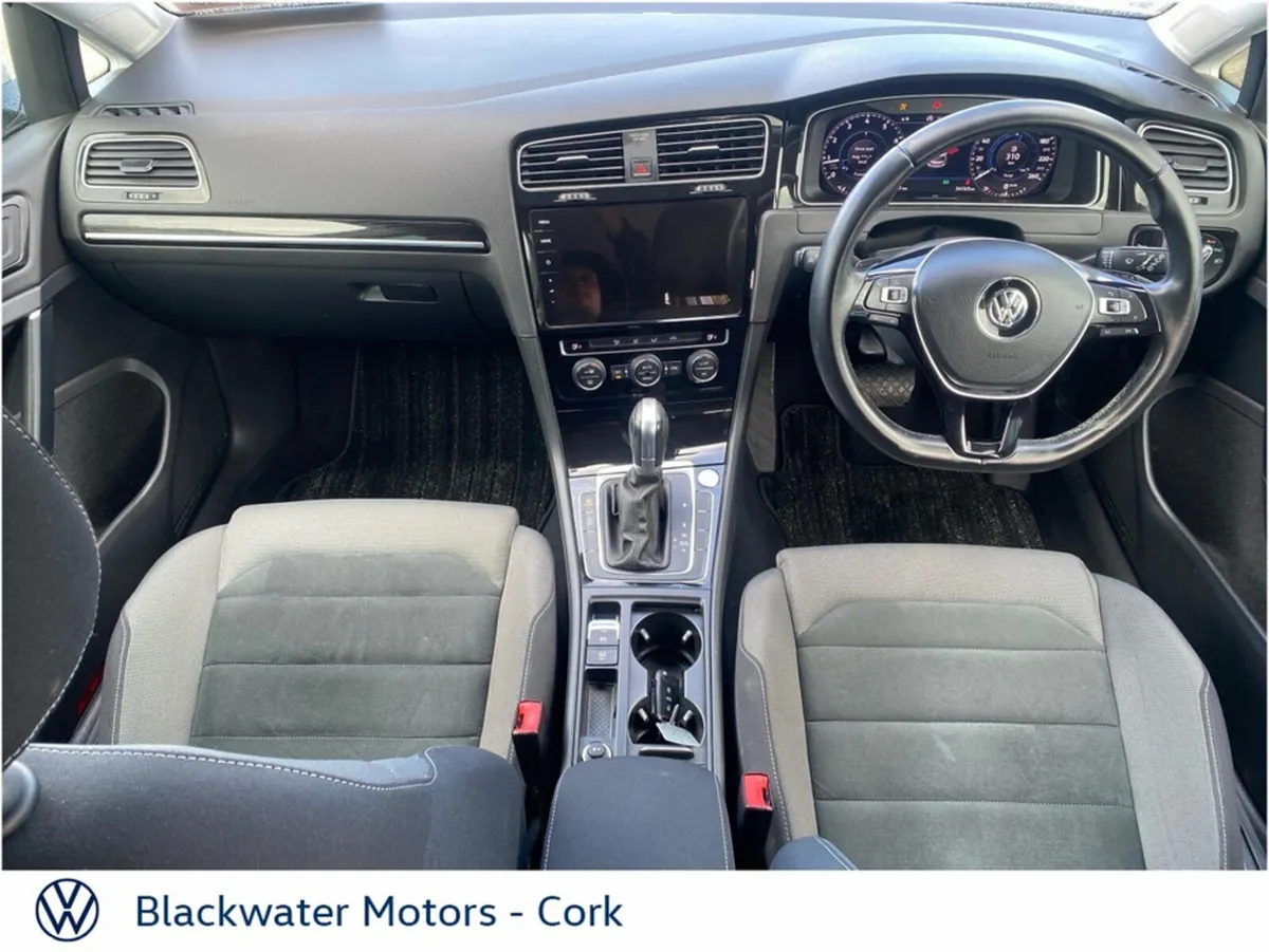 Volkswagen Golf Hatchback, Petrol, 2017, 