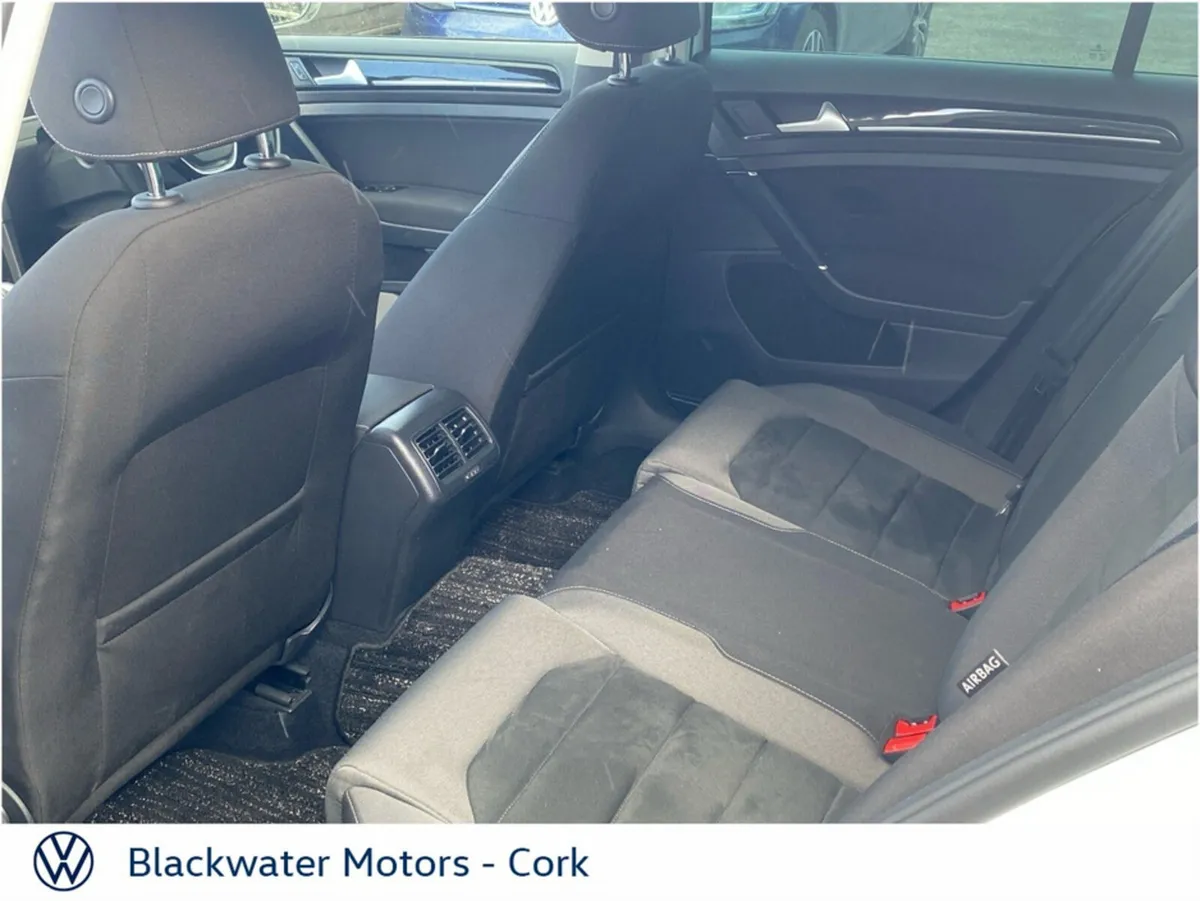 Volkswagen Golf Hatchback, Petrol, 2017, 