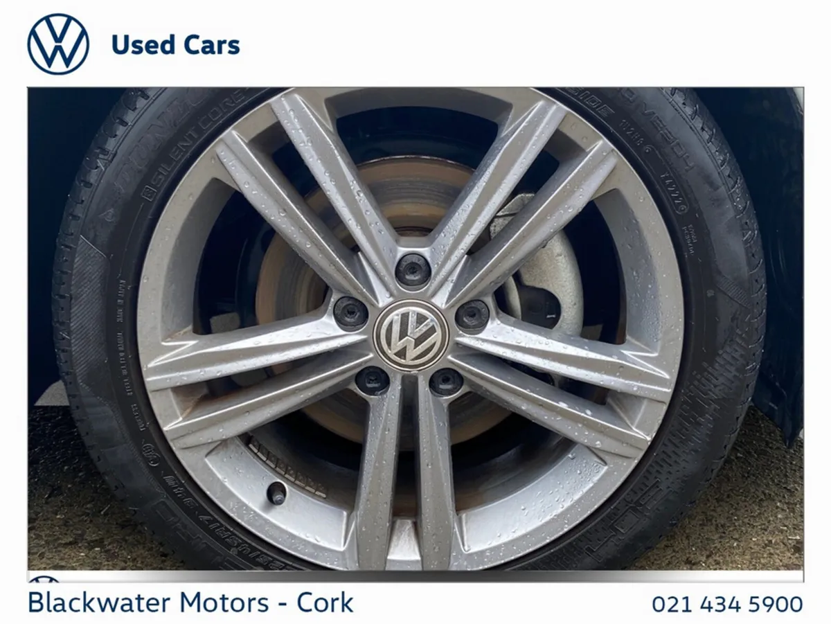 Volkswagen Golf Hatchback, Petrol, 2017, 