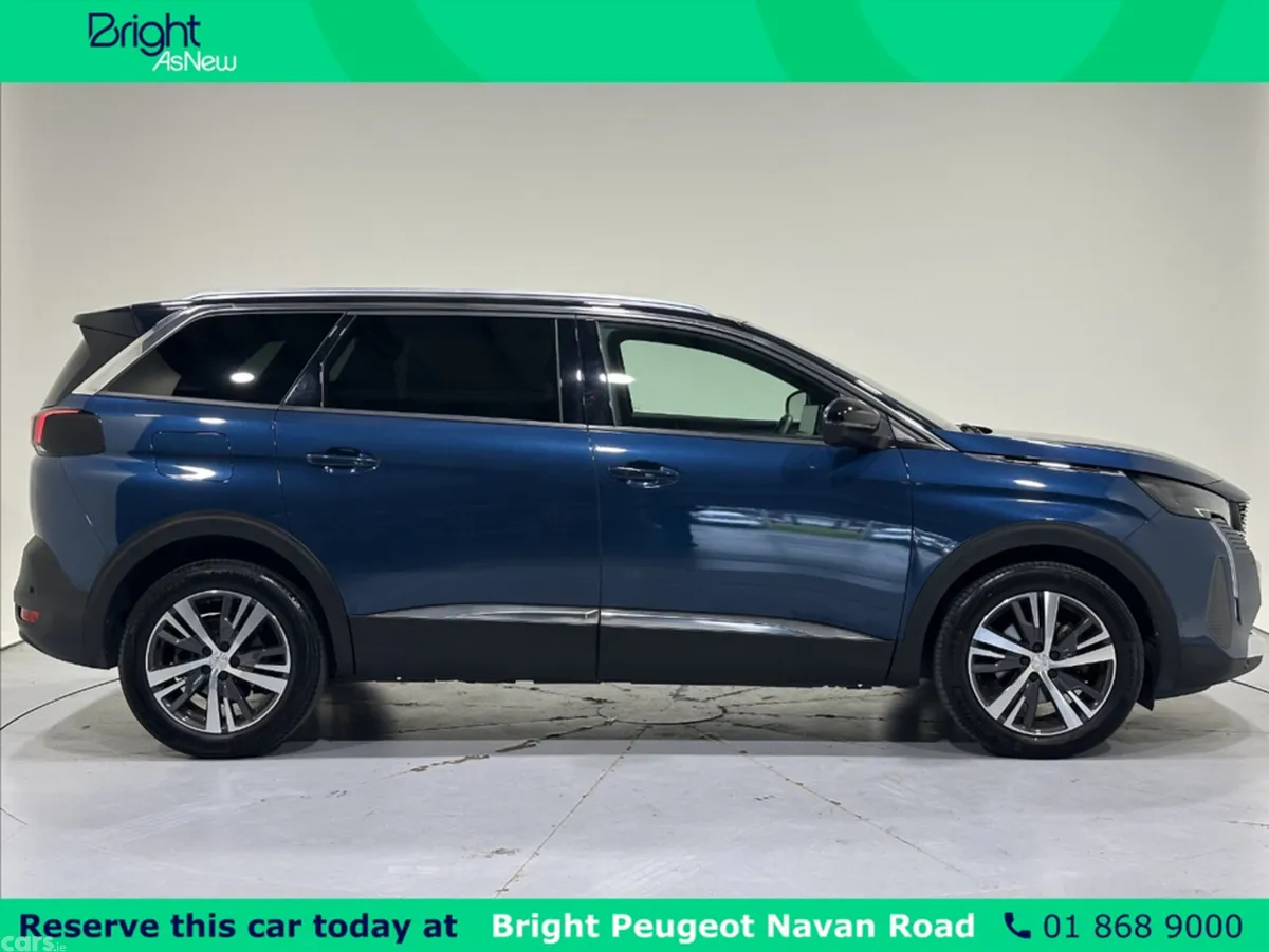 Peugeot 5008 MPV, Diesel, 2023, Blue