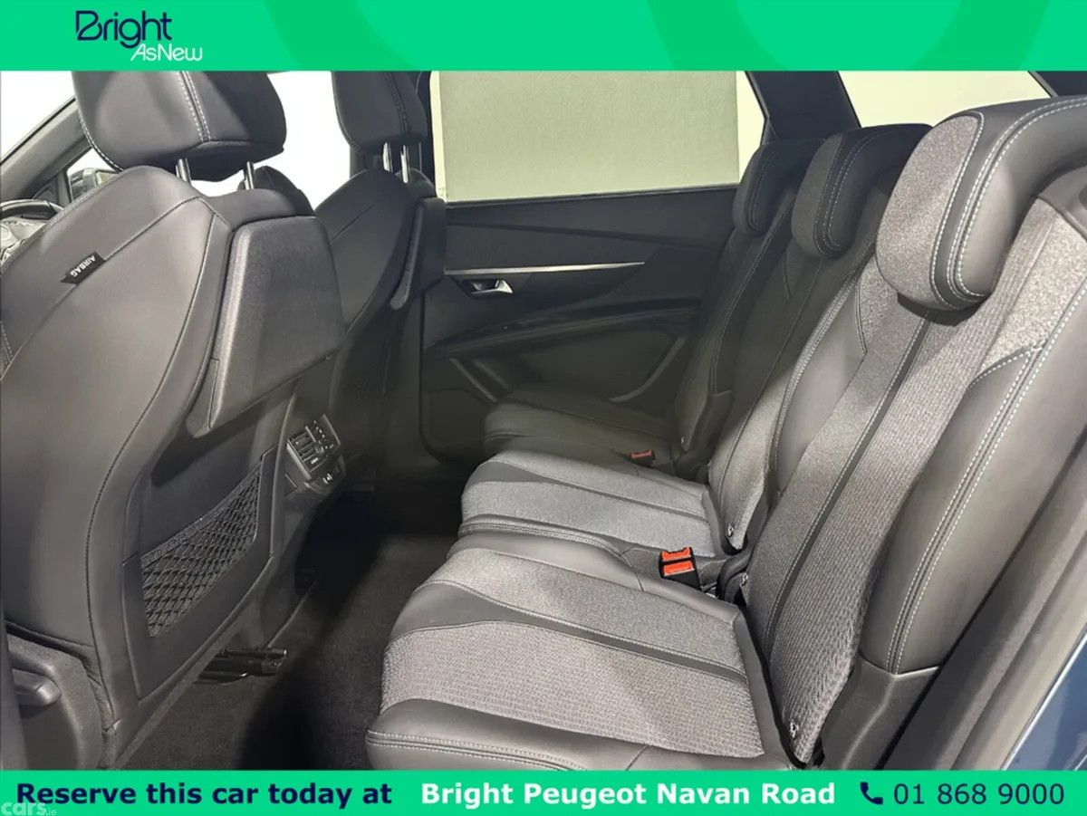 Peugeot 5008 MPV, Diesel, 2023, Blue