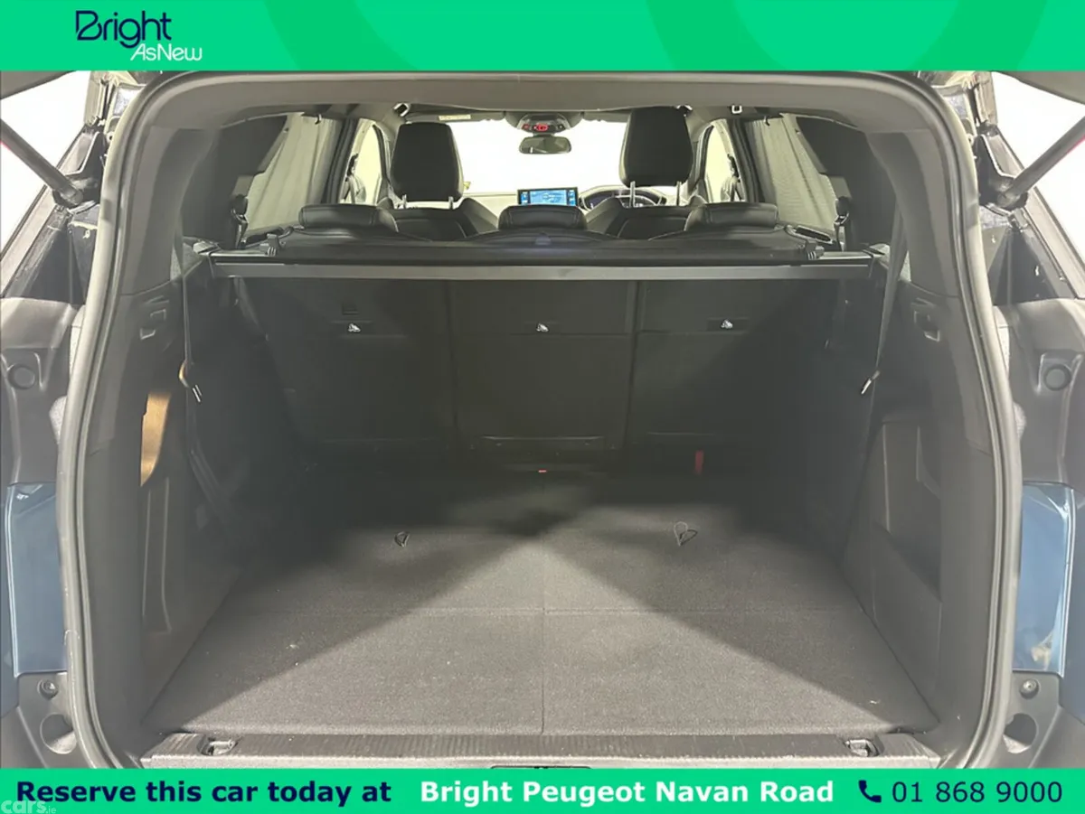 Peugeot 5008 MPV, Diesel, 2023, Blue