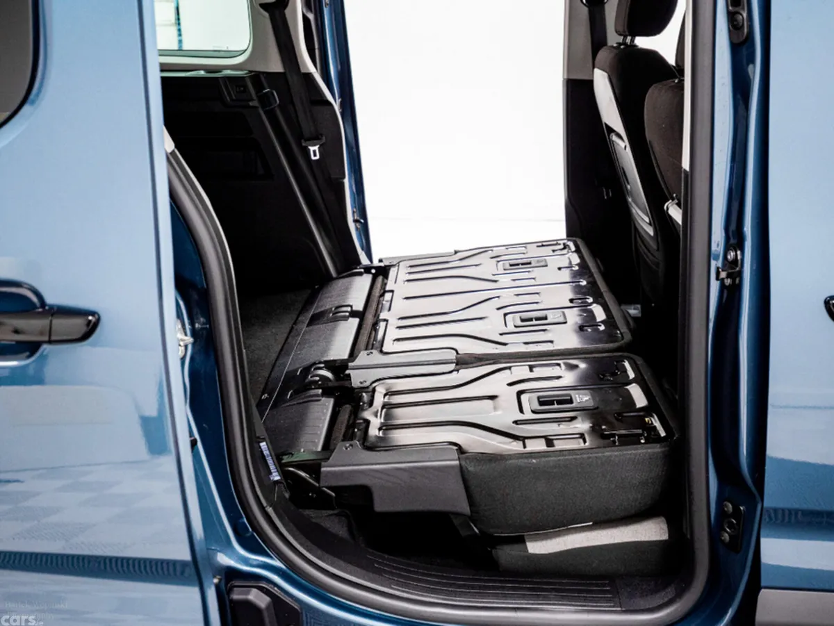 Citroen Berlingo Estate, Electric, 2025, Blue