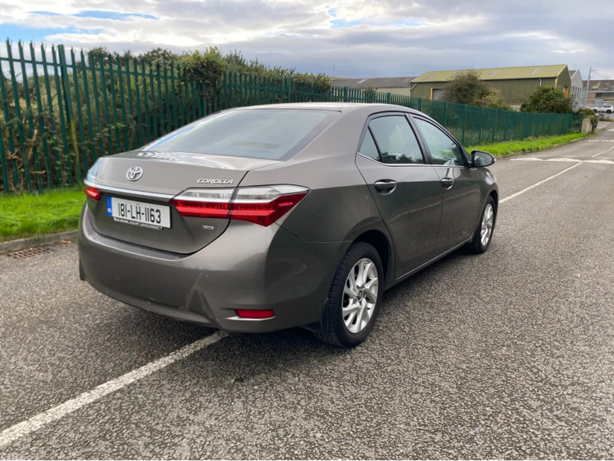 Toyota Corolla Saloon, Diesel, 2018, Grey
