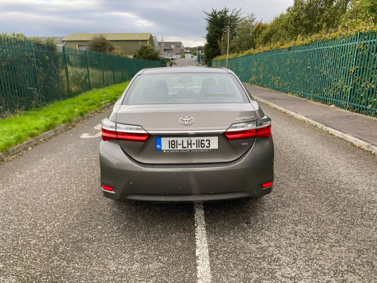 Toyota Corolla Saloon, Diesel, 2018, Grey