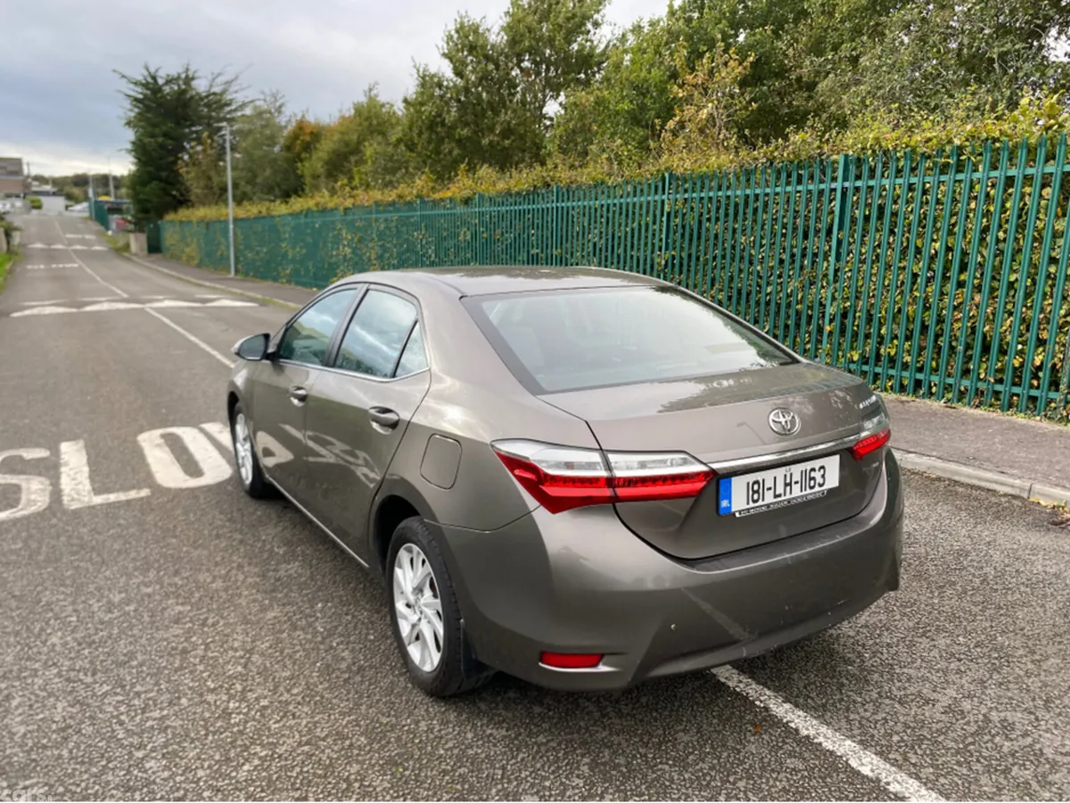 Toyota Corolla Saloon, Diesel, 2018, Grey