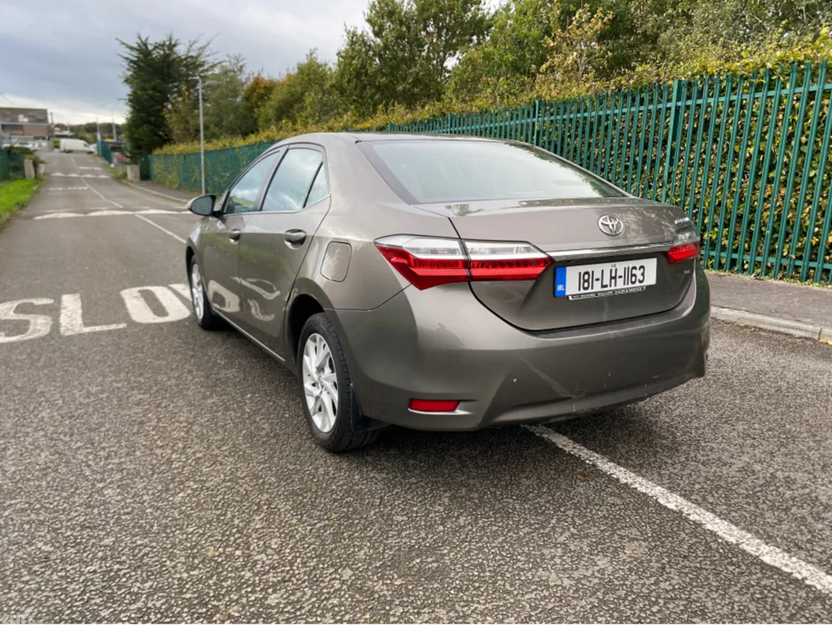 Toyota Corolla Saloon, Diesel, 2018, Grey