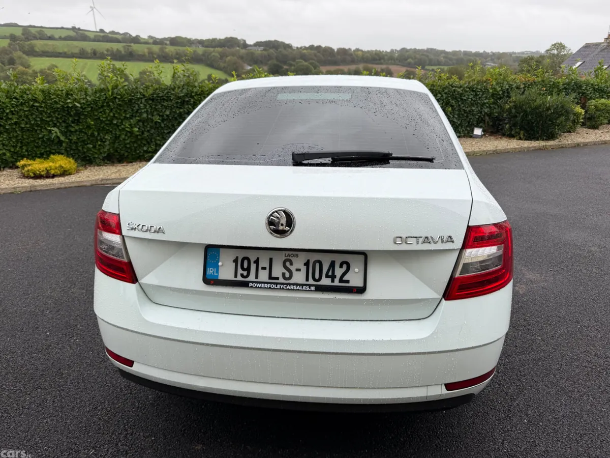 Skoda Octavia Saloon, Petrol, 2019, White