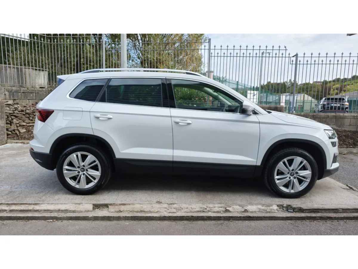 Skoda Karoq SUV, Unknown, 2026, White