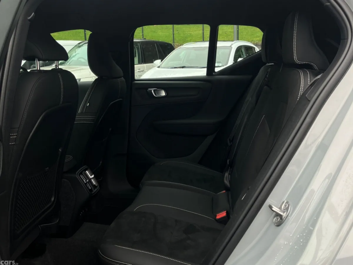 Volvo XC40 SUV, Petrol, 2026, Grey