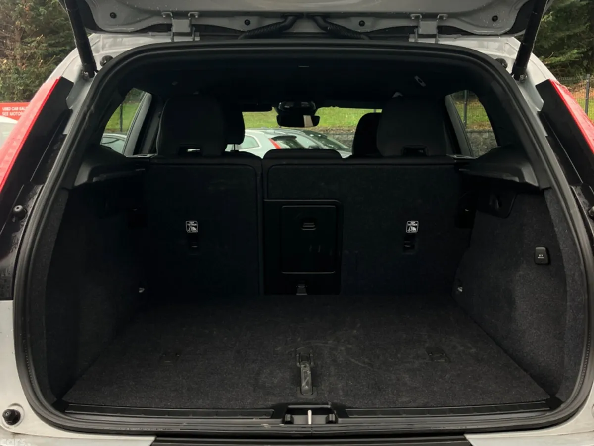 Volvo XC40 SUV, Petrol, 2026, Grey