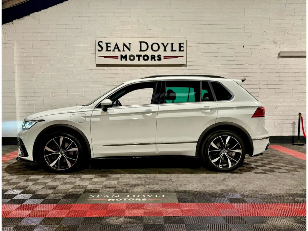 Volkswagen Tiguan SUV, Petrol Plug-in Hybrid, 2022, White