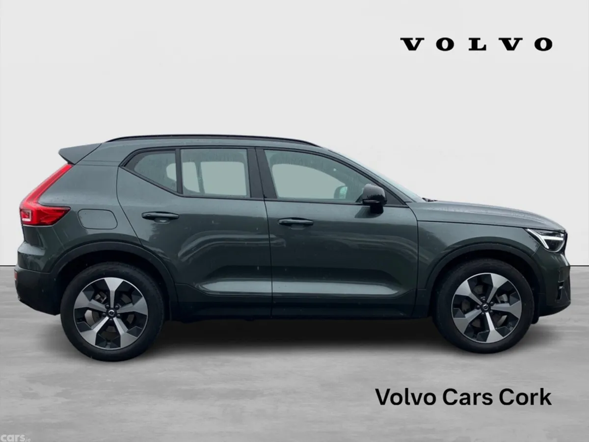 Volvo XC40 SUV, Petrol, 2026, Green