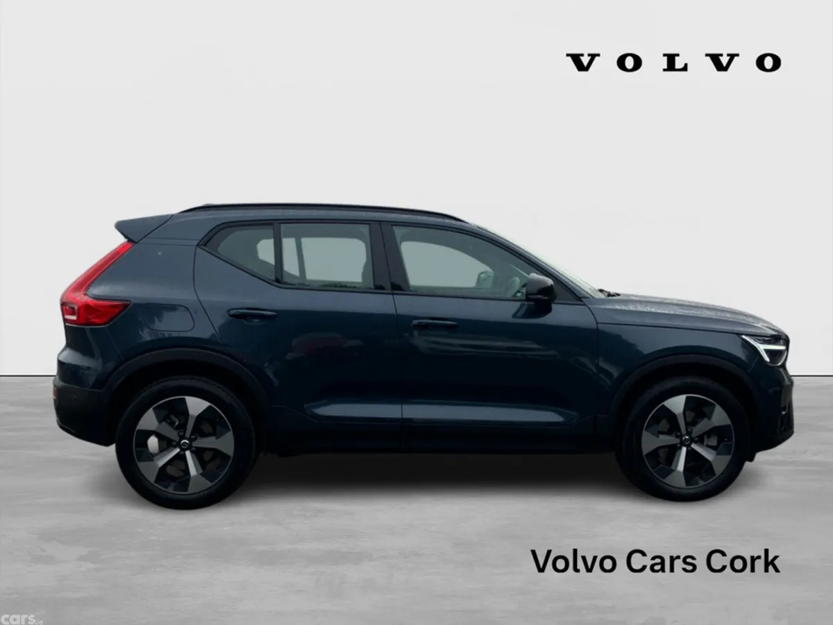 Volvo XC40 SUV, Petrol, 2026, Blue