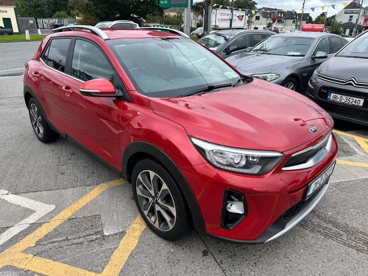 Kia Stonic Hatchback, Petrol, 2021, Red