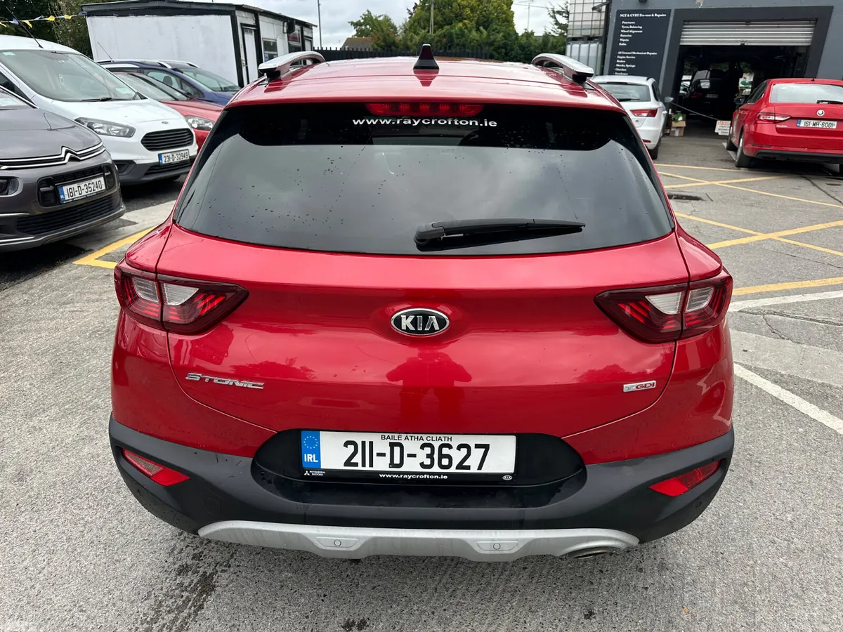 Kia Stonic Hatchback, Petrol, 2021, Red